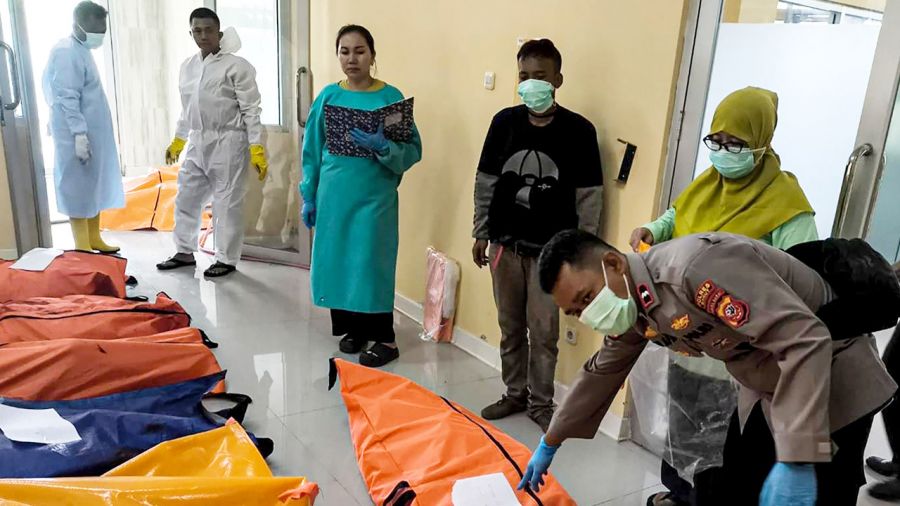 Eksplozja magazynu przeterminowanej amunicji w Indonezji (fot. West Java Regional Police Station/Xinhua News Agency /Forum)