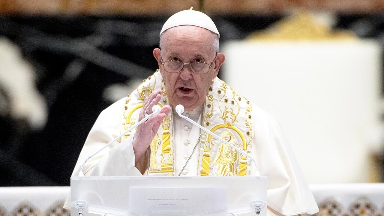 Papież zabrał głos ws. szczepień na COVID-19 (fot. Vatican Pool/Getty Images)