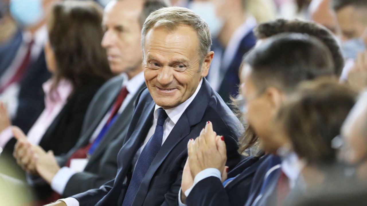 Donald Tusk podczas krajowej konwencji w Płońsku (fot. PAP/W.Olkuśnik Donald Tusk podczas krajowej konwencji w Płońsku (fot. PAP/W.Olkuśnik