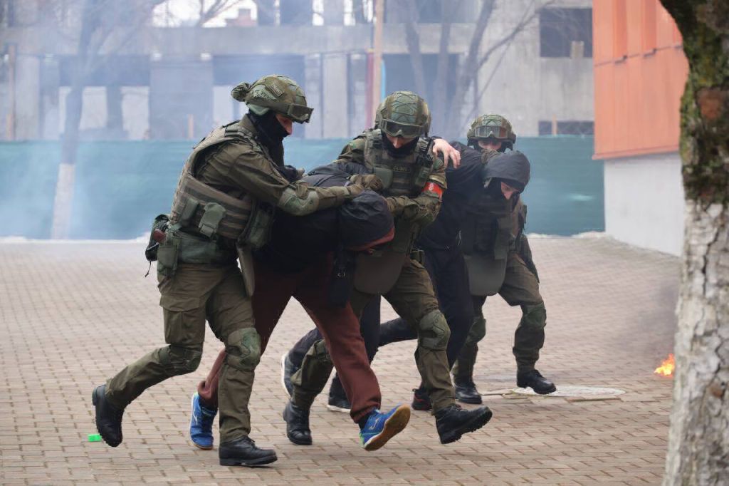 МУС паказвае, чым будзе займацца атрыд спецназу «Граніт». (Фота: mvd.gov.by)