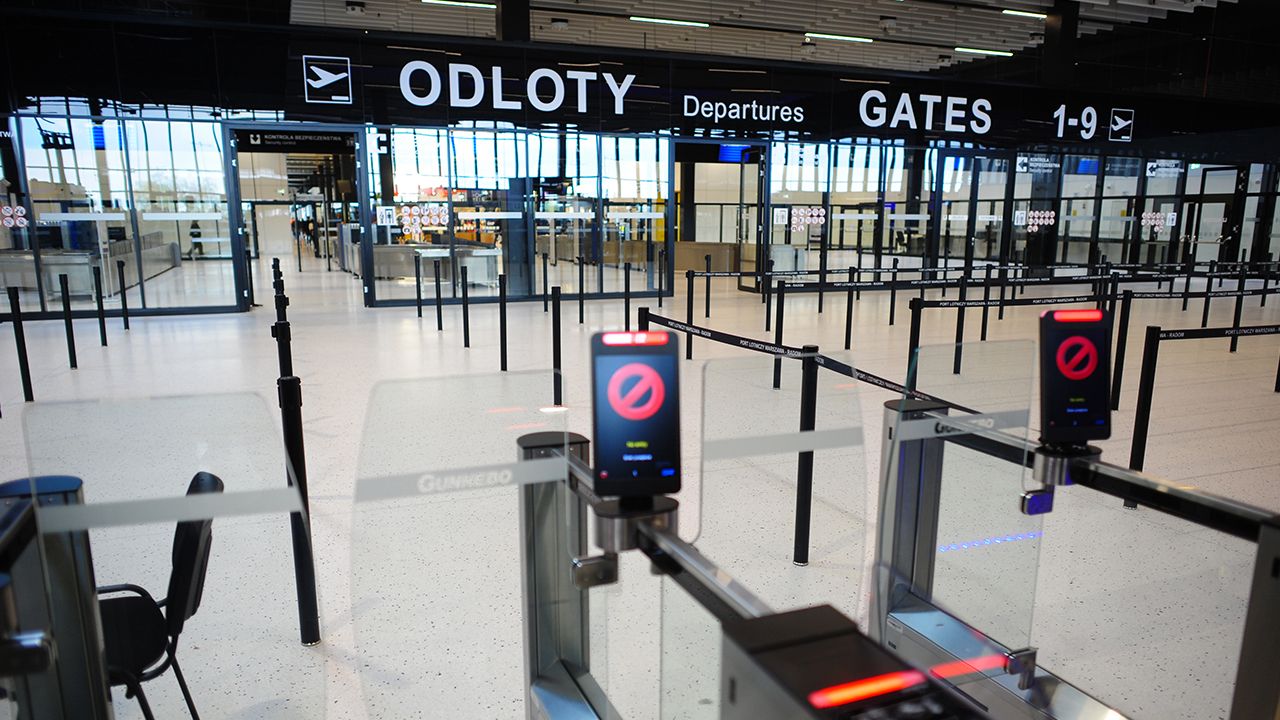 Zmiany na lotnisku w Radomiu. Zamykają bramki, pracownicy lądują w Warszawie