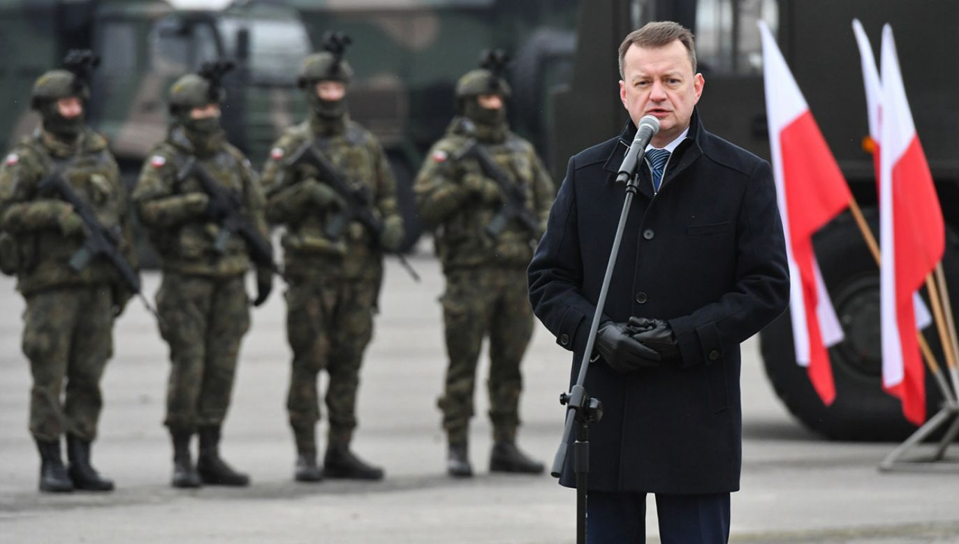 Wicepremier, minister obrony narodowej Mariusz Błaszczak podczas zaprzysiężenia 68 żołnierzy 2. Lubelskiej Brygady OT  (fot. PAP/W.Jargiło)