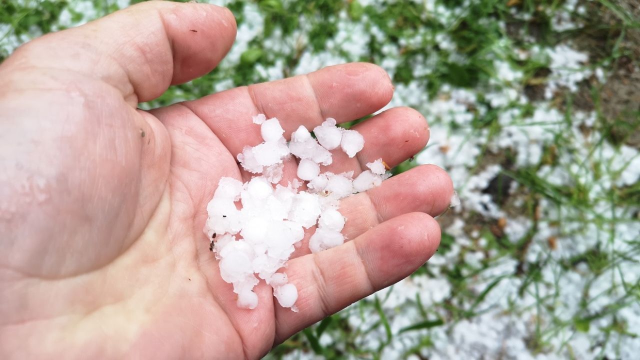 W Warszawie i w południowo-wschodniej połowie kraju w niedzielę możliwy grad (fot. PhotoRK/shutterstock.com) W Warszawie i w południowo-wschodniej połowie kraju w niedzielę możliwy grad (fot. PhotoRK/shutterstock.com)