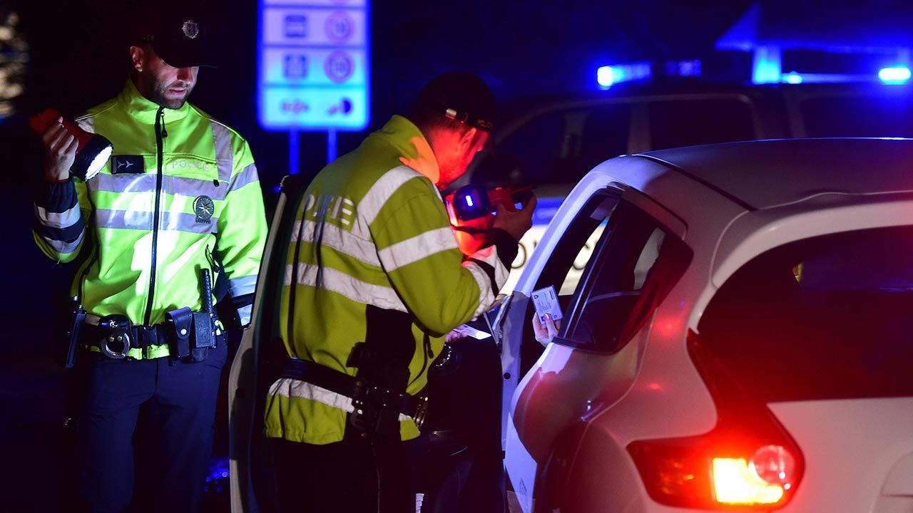 Przywrócenie kontroli na granicach wewnętrznych na dwa lata kosztowałoby europejską gospodarkę 51 mld euro (fot. PAP/CTK Photo/Vaclav Salek) Przywrócenie kontroli na granicach wewnętrznych na dwa lata kosztowałoby europejską gospodarkę 51 mld euro (fot. PAP/CTK Photo/Vaclav Salek)