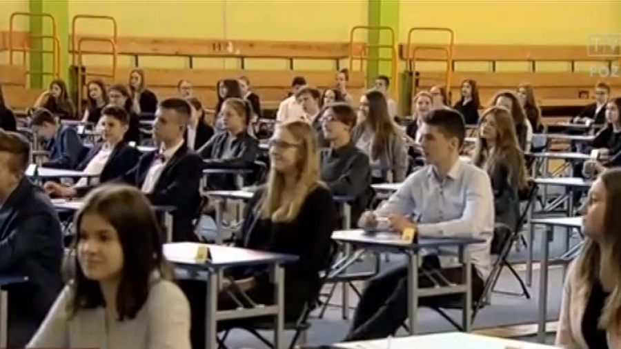 Drugi dzień egzaminów w Wielkopolsce bez zakłóceń. Uczniowie komentują zadania i strajk