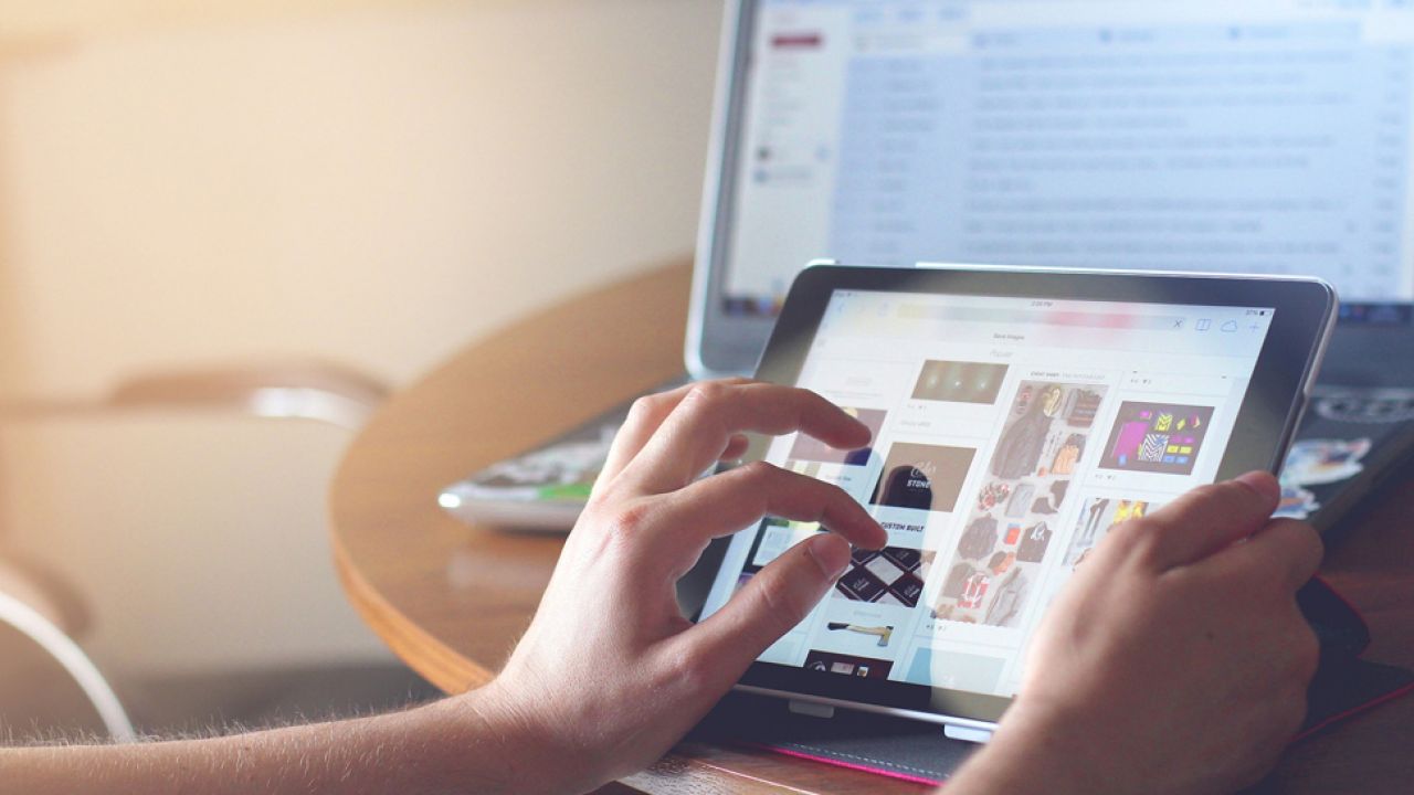 Unijna dyrektywa dotycząca praw autorskich ma ograniczyć piractwo internetowe (fot. pixabay fancycrave1) Unijna dyrektywa dotycząca praw autorskich ma ograniczyć piractwo internetowe (fot. pixabay fancycrave1)