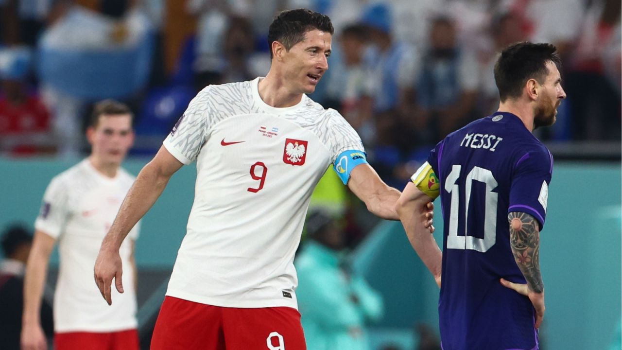 Robert Lewandowski i Lionel Messi (fot. Getty)