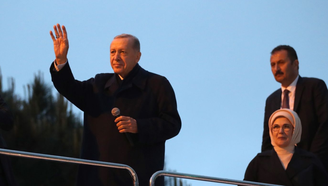 Erdogan zwyciężył w drugiej turze wyborów prezydenckich w Turcji (fot. PAP/EPA)