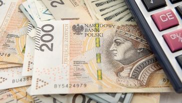 Odsetki zapisane w umowie wynosiły 18 procent miesięcznie (fot. Shutterstock/RomanR)