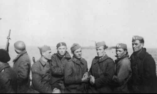 Polscy żołnierze ewakuujący się do Wielkiej Brytanii. Fot. Fot. Archiwum Fotograficzne Tadeusza Szumańskiego/NAC