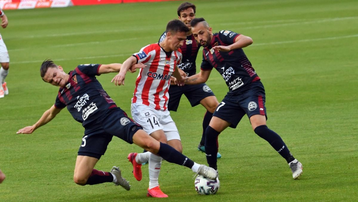 Ekstraklasa Pogon Szczecin Wraca Na Boiska Po Uporaniu Sie Z Koronawirusem Dariusz Adamczuk Sport Tvp Pl