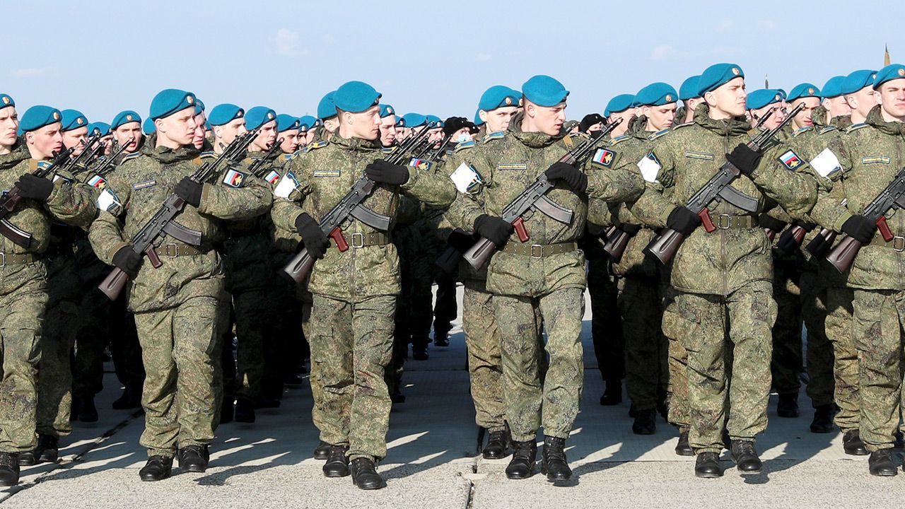 Rosyjskie media państwowe sugerują, że Ukraina prowokuje wzrost napięcia w Donbasie (fot. Erik Romanenko\TASS via Getty Images) Rosyjskie media państwowe sugerują, że Ukraina prowokuje wzrost napięcia w Donbasie (fot. Erik Romanenko\TASS via Getty Images)