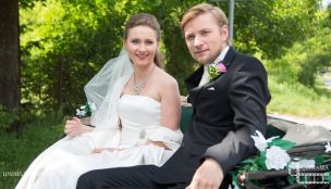 Galeria: Wypadek tuż po ślubie