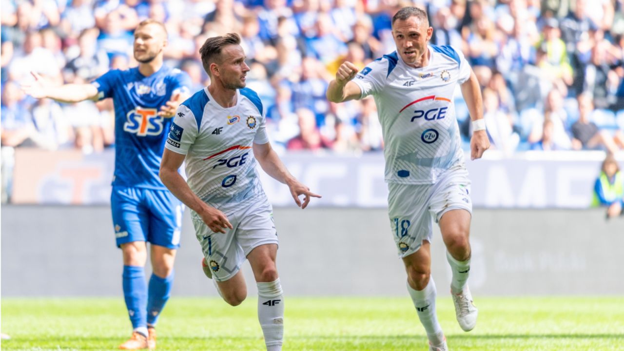 Stal sensacyjnie wywiozła komplet punktów z Poznania (fot. PAP/Jakub Kaczmarczyk)