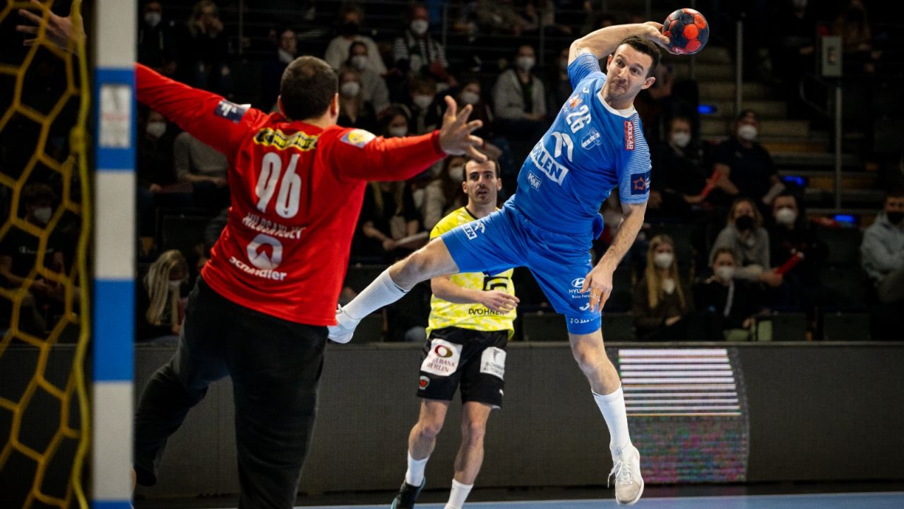 Przemysław Krajewski (Orlen Wisła Płock) w meczu Ligi Europejskiej