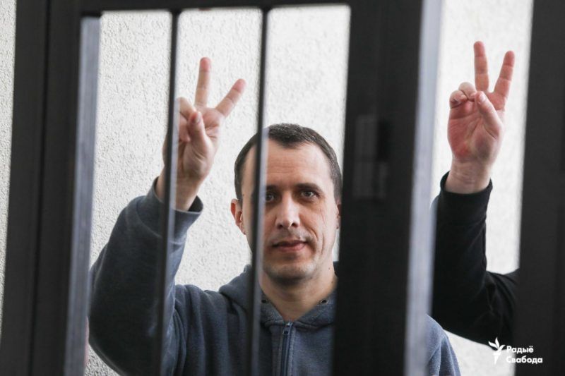 Адзін з кіраўнікоў Беларускай хрысціянскай дэмакратыі Павел Севярынец пасля года ў СІЗА ў Магілёўскім абласным судзе. Магілёў, Беларусь. Травень 2021 года. Фота: радыё «Свабода»