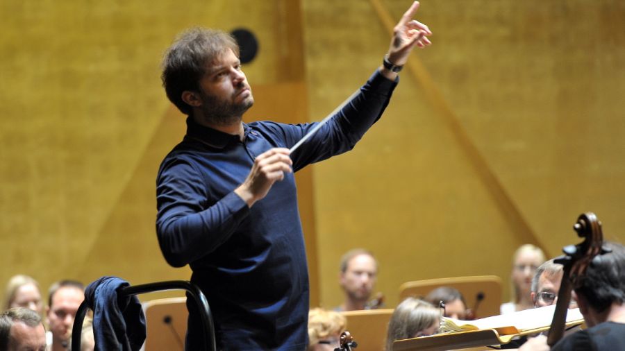 Nowy dyrygent-szef Filharmonii Poznańskiej (fot. PAP/Marcin Bielecki)