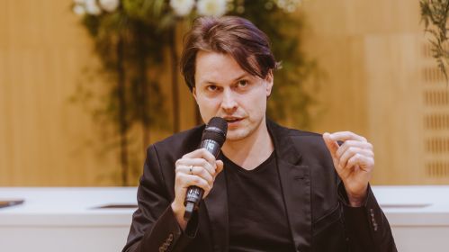 Спявак і актор Vinsent (Зміцер Папко). Варшава, Польшча. 10 жніўня 2025 года. Фота: Рауль Дзюк / Белсат