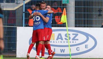 Kamil Wilczek w środku (fot. PAP)