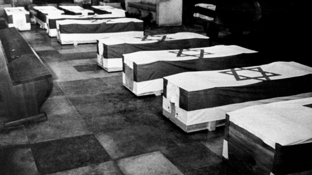 5 września 1972 r. zginęło 11 członków izraelskiej drużyny olimpijskiej i niemiecki policjant (fot. PAP/DPA)