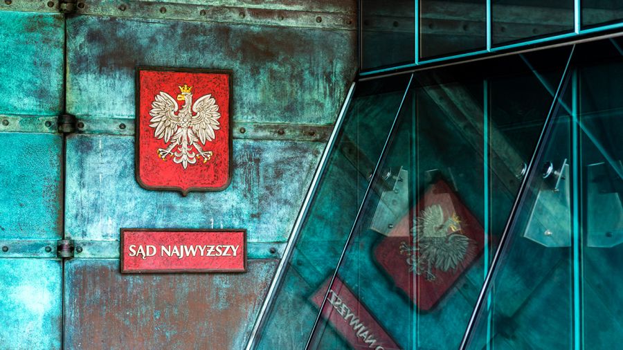 Odsunięci sędziowie mieli kwestionować status prawny Izby (fot. SHutterstock)