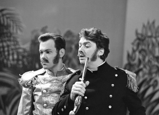 teatr-telewizji-zemsta-sieroty