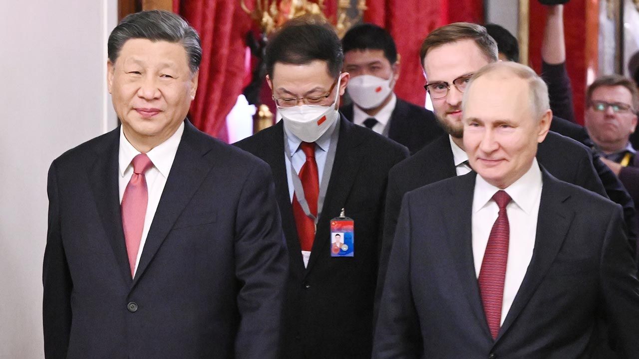Media piszą o cichej współpracy chińsko-rosyjskiej w kwestii uzbrojenia (fot. 	PAP/EPA/GRIGORY SYSOEV /SPUTNIK / KREMLIN POOL)