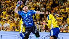 "Święta wojna" ponownie dostarczyła wielu emocji (fot. PAP)