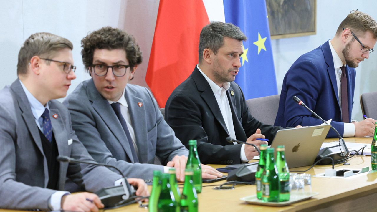 Burza nad ustawą praworządnościową. „Prezydent i tak nie podpisze”