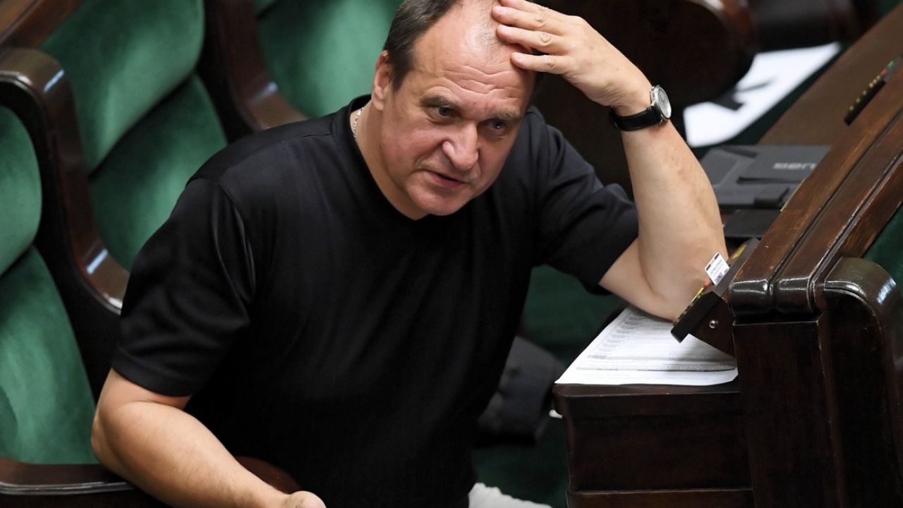 „Paweł jak Paweł. Może jest na wyjeździe, na występach? Trzeba zrozumieć artystę” – komentuje sytuację Marek Sawicki z PSL (fot. arch.PAP/Radek Pietruszka) „Paweł jak Paweł. Może jest na wyjeździe, na występach? Trzeba zrozumieć artystę” – komentuje sytuację Marek Sawicki z PSL (fot. arch.PAP/Radek Pietruszka)