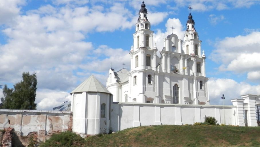Po zwycięstwie na kościele św. Michała zawisła biało-czerwona flaga (fot. Wiki/Fczarnowski)
