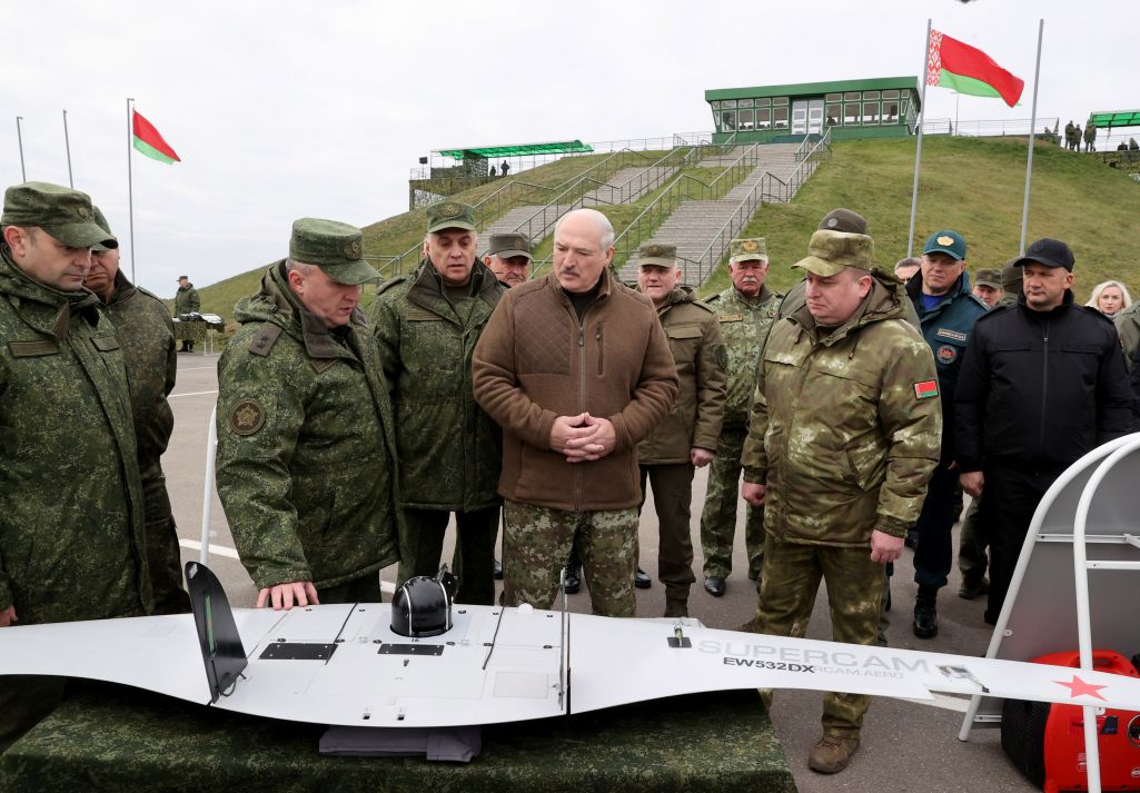 Лукашэнка наведвае агульнавайсковы палігон Абуз-Лясноўскі (Фота: president.gov.by)