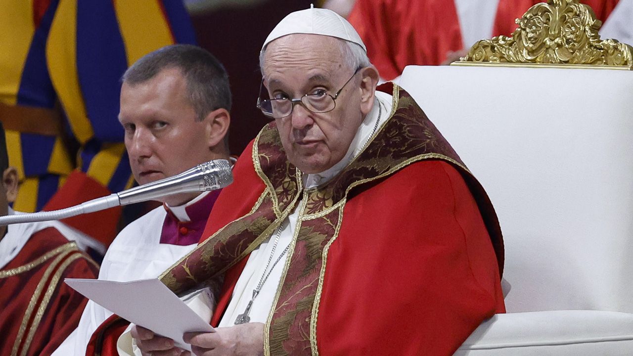 Papież Franciszek (fot. PAP/EPA/FABIO FRUSTACI)
