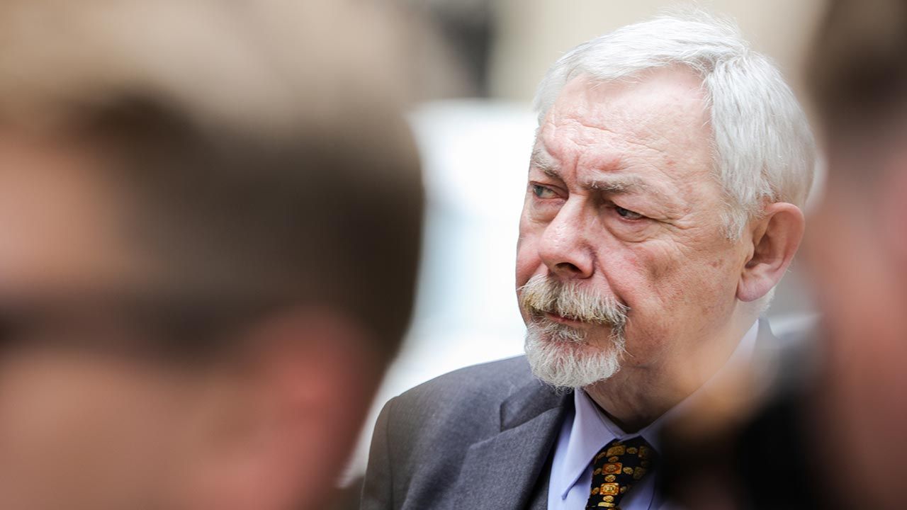 Mandat dla prezydenta Krakowa za palenie w Urzędzie Miasta (fot. Forum/Filip Radwanski) Mandat dla prezydenta Krakowa za palenie w Urzędzie Miasta (fot. Forum/Filip Radwanski)