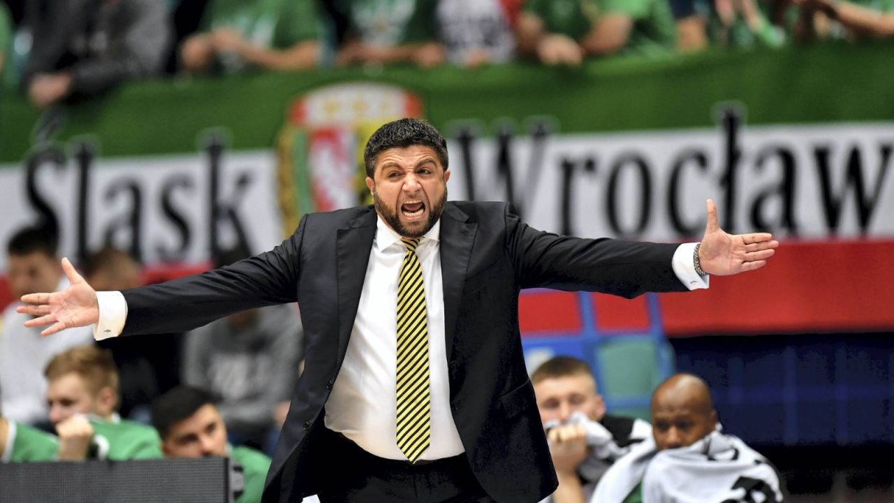 Trener Oliver Vidin w tym sezonie nie ma wielu powodów do nerwów (fot. PAP).