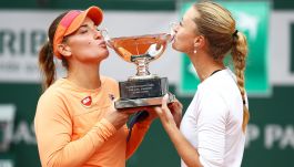 Timea Babos i Kristina Mladenović (fot. Getty Images)