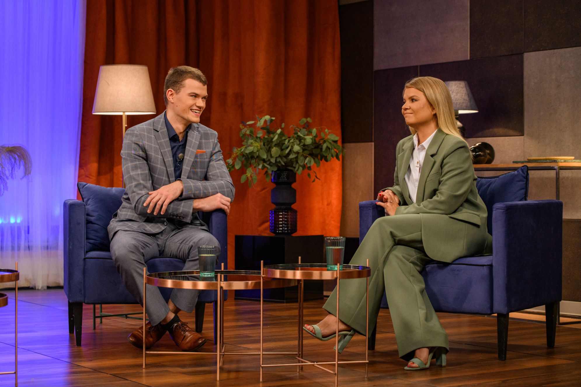 Marta Manowska z uagą wysłuchała uczestników programu. Fot. TVP
