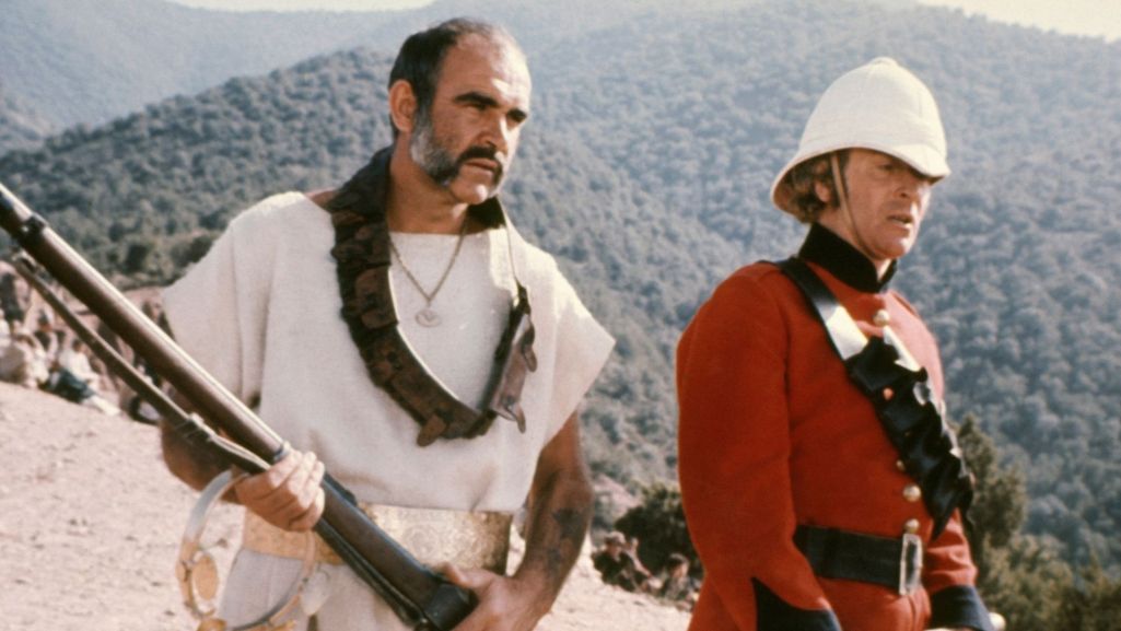 Na zdjęciu Sean Connery i Michael Caine (fot. Screen Archives/ Getty Images).