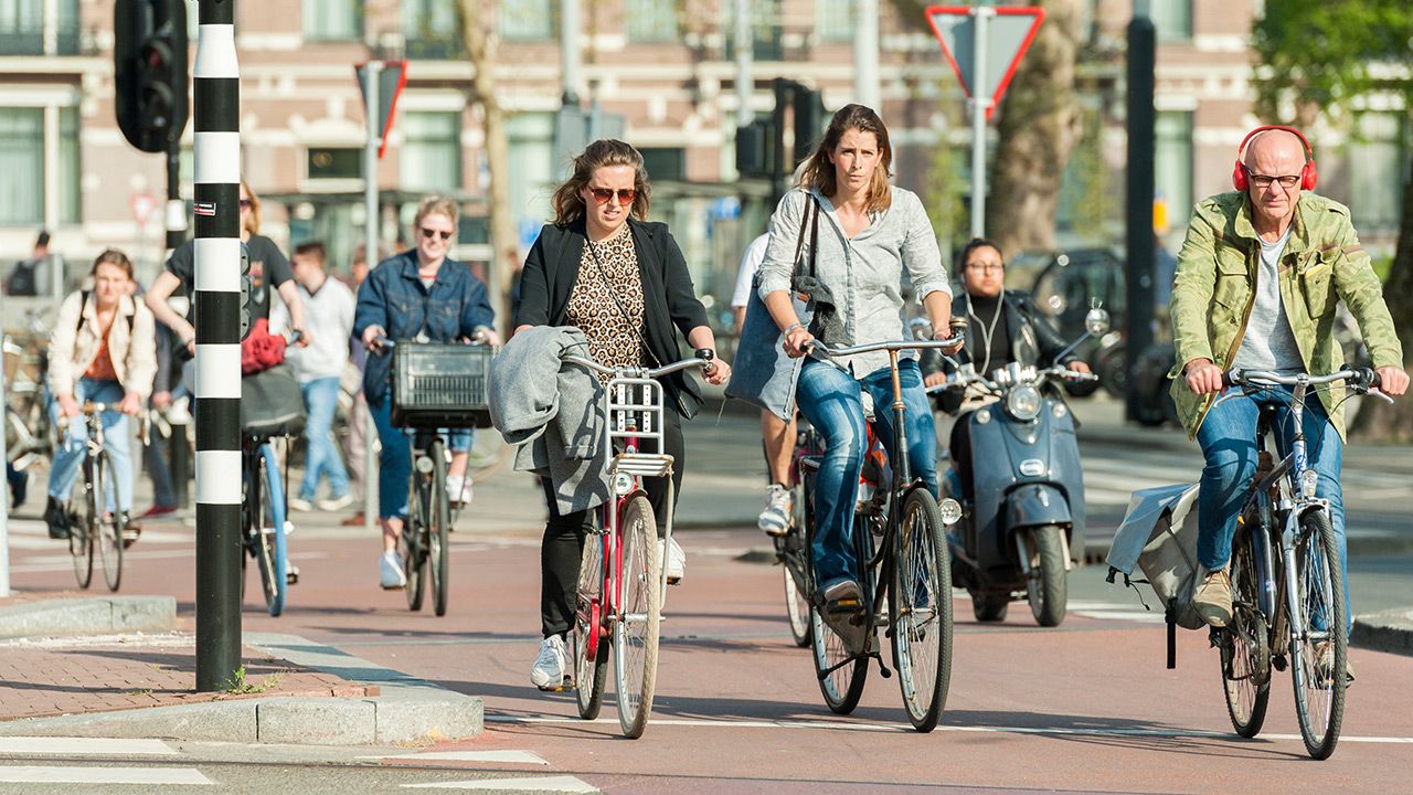Amsterdam nie chce pijanych turystów palących marihuanę (fot. Shutterstock) Amsterdam nie chce pijanych turystów palących marihuanę (fot. Shutterstock)